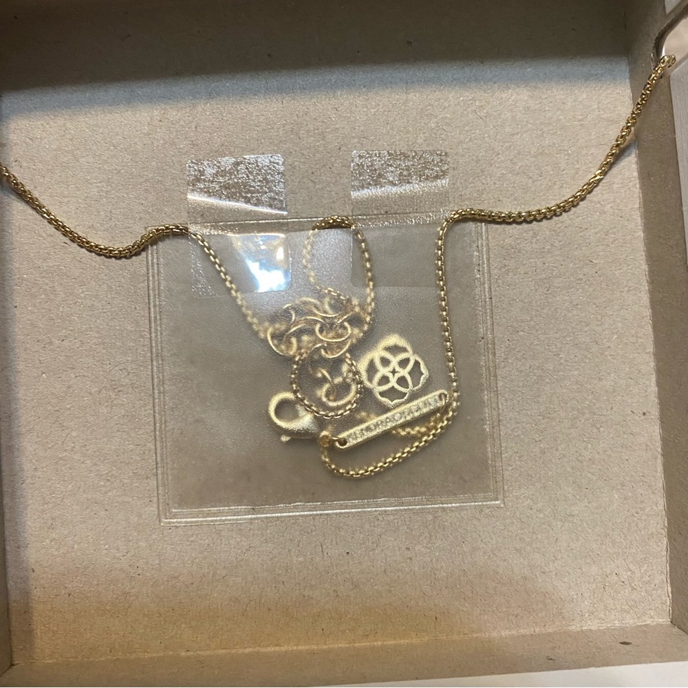 New in Box {Kendra Scott} Boxed Mini Elisa Gold-Tone Pendant Necklace - Picture 14 of 14